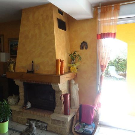 Deux Chambres Chez L'Habitant Dans Villa De Charme Avec Piscine Et Proche Mer Cuers Luaran gambar