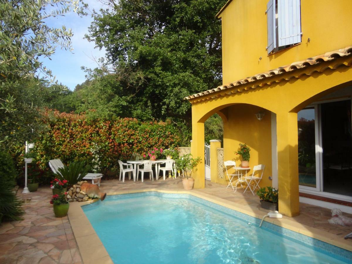 Deux Chambres Chez L'Habitant Dans Villa De Charme Avec Piscine Et Proche Mer Cuers Luaran gambar