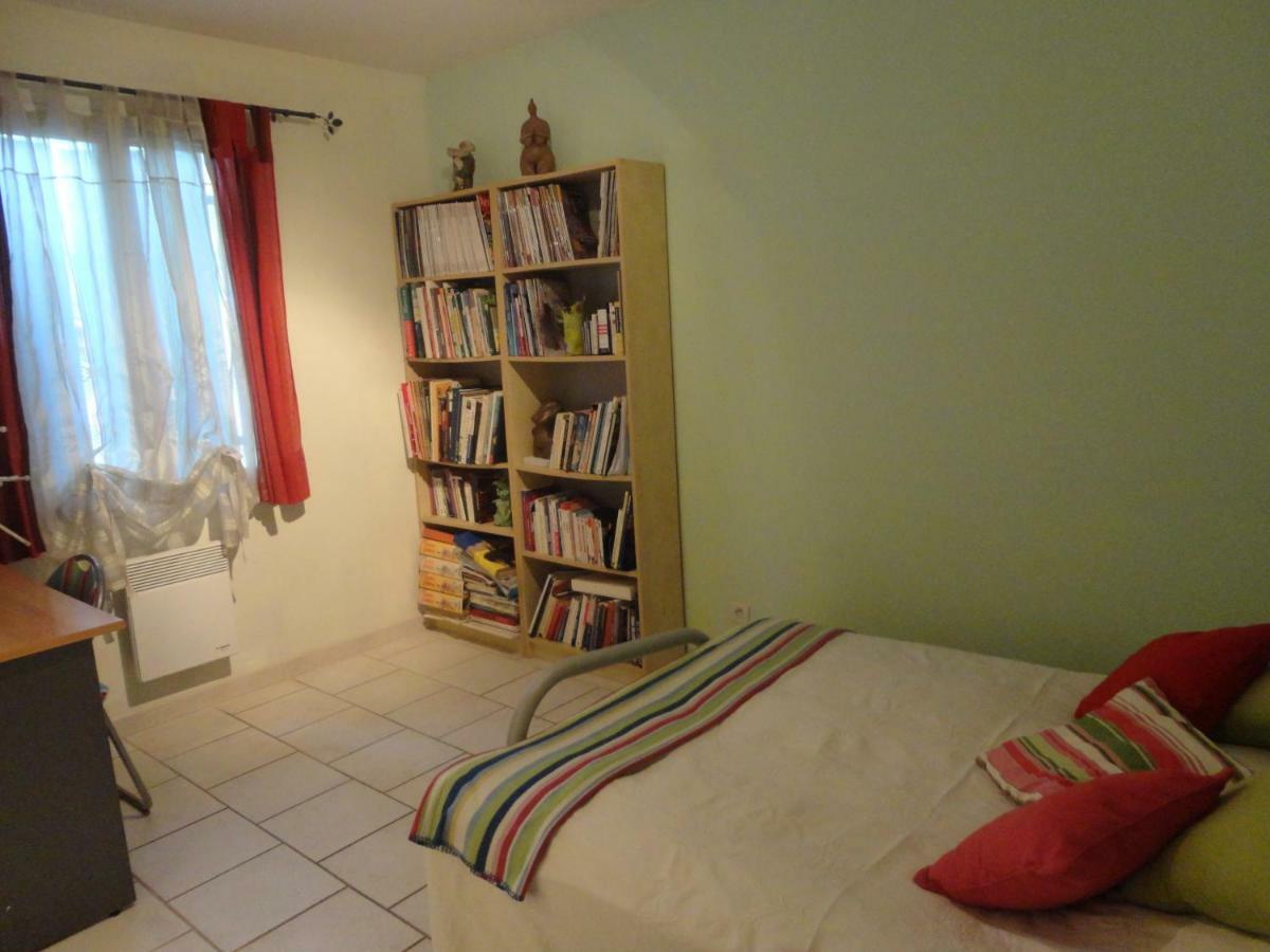 Deux Chambres Chez L'Habitant Dans Villa De Charme Avec Piscine Et Proche Mer Cuers Luaran gambar